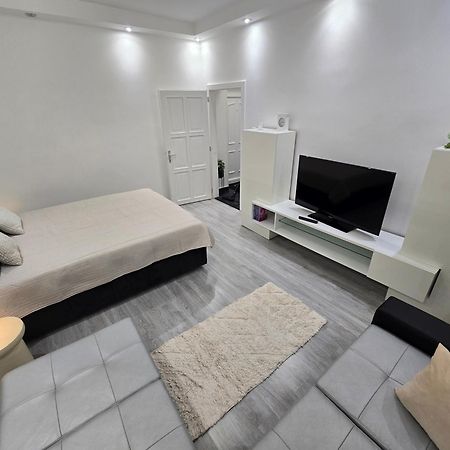 Martina Apartman Bekescsaba Luaran gambar